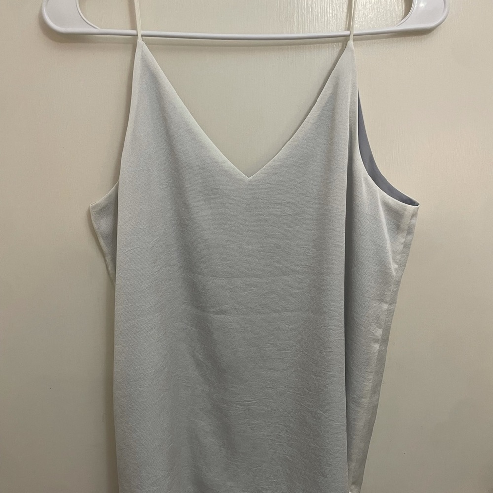 gently worn express grey and white shiny tank top 💝